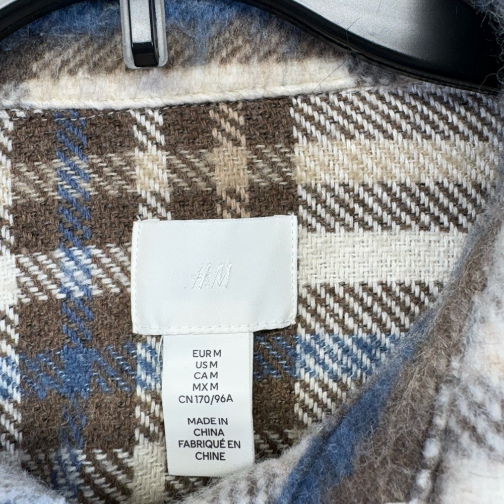 plaid flannel shirt jacket, also known as a "shacket," from H&M. Size medium - Picture 2 of 5